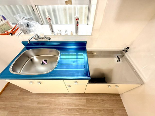 那覇市壺屋２丁目の中古一戸建のキッチン|新しく設置したピカピカのキッチン◎