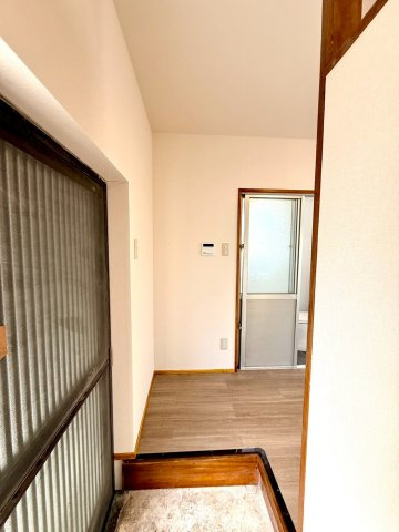 那覇市壺屋２丁目の中古一戸建の玄関|２階玄関