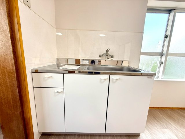 那覇市壺屋２丁目の中古一戸建のキッチン|新しく設置したピカピカのキッチンです◎