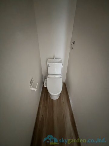 平塚市諏訪町3期　新築戸建　全3棟1号棟のトイレ