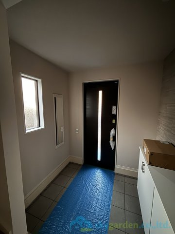 平塚市諏訪町3期　新築戸建　全3棟1号棟の玄関