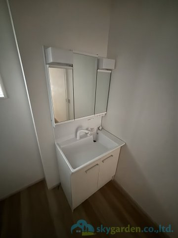 平塚市諏訪町3期　新築戸建　全3棟1号棟の独立洗面台