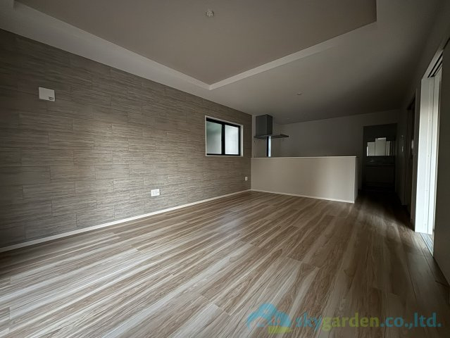 平塚市諏訪町3期　新築戸建　全3棟1号棟の居間・リビング