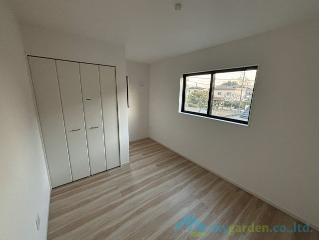 平塚市諏訪町3期　新築戸建　全3棟1号棟の洋室