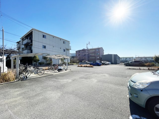 ベレオ南島田の駐車場