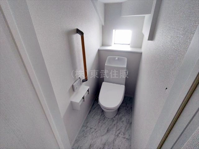 【トイレ】 | 川越市南大塚　全１棟 | 1階トイレ