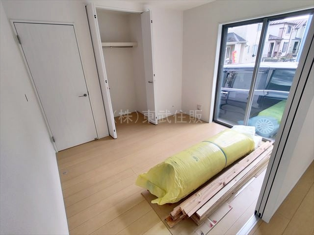 【洋室】 | 川越市南大塚　全１棟 | 1階南東側5.25帖洋室　趣味のお部屋にいかがでしょうか