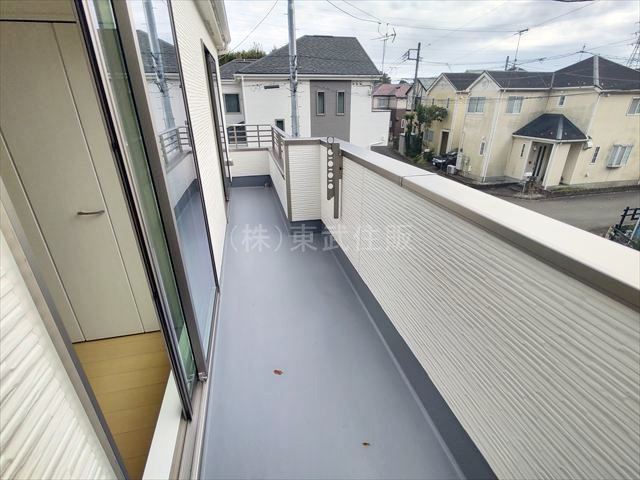 【バルコニー】 | 川越市南大塚　全１棟 | 風通しの良いバルコニーです