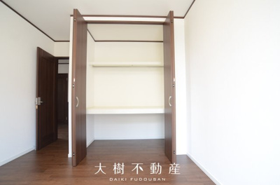 【洋室】 | 綾瀬市綾西4丁目　中古戸建て【仲介手数料無料】 | 1階　洋室1（6.2帖）クローゼット
