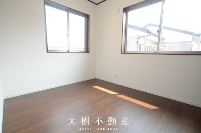 【洋室】 | 綾瀬市綾西4丁目　中古戸建て【仲介手数料無料】 | 2階　洋室2（5.2帖）