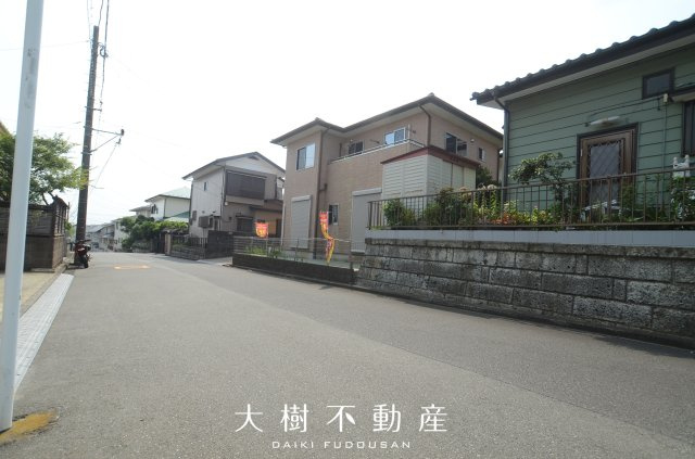【前面道路含む現地写真】 | 綾瀬市綾西4丁目　中古戸建て【仲介手数料無料】