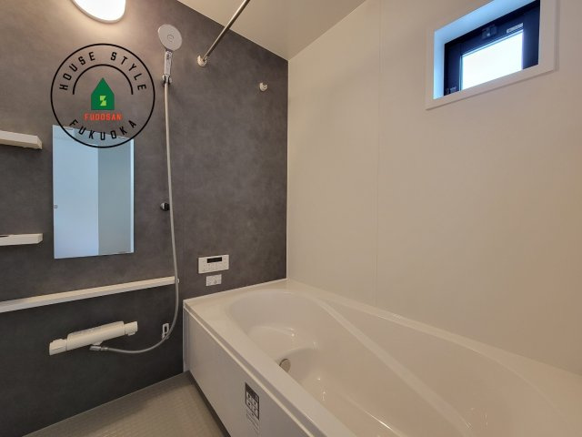 大野城市畑ケ坂第1-3棟（2号棟）　の浴室|1日の疲れを癒してくれる広々バスルーム。雨の日のお洗濯にも大活躍な浴室乾燥機付です！