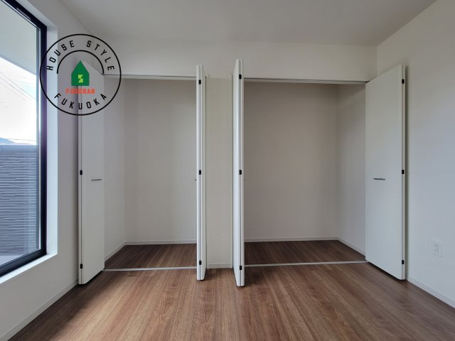 大野城市畑ケ坂第1-3棟（2号棟）　の収納|洋服や大きな荷物が多い方や人数の多いご家族などは、一般的なクローゼットよりもウォークインクローゼットのほうが使い勝手が良いです。