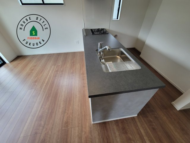 大野城市畑ケ坂第1-3棟（2号棟）　のダイニング|キッチンから立ち込める香りが今日の料理を期待させます。