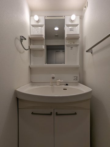 大阪市西区本田２丁目の賃貸マンションの洗面所|同マンション内の別室内写真となります。