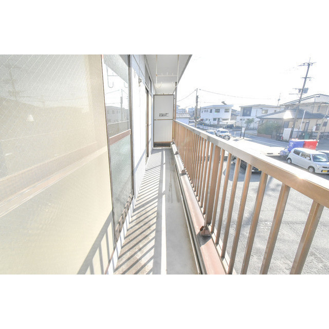 内野ハイツのバルコニー|暖かな日差しのふりそそぐバルコニー