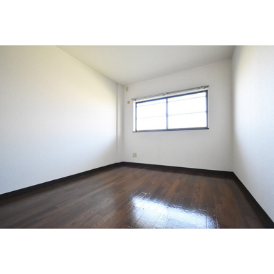 【居間・リビング】 | 内野ハイツ | ゆったり過ごせる居間です