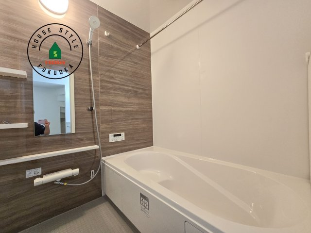 太宰府市高雄1丁目第2-1棟（1号棟）　の浴室|1日の疲れを癒してくれる広々バスルーム。雨の日のお洗濯にも大活躍な浴室乾燥機付です！