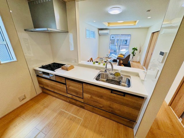 【キッチン】 | 練馬区高松1丁目　新築一戸建住宅　全1棟　（成増店） | コミュニケーションのといりやすい対面キッチン