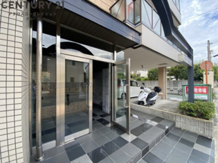 オークヴィラ園田のエントランス