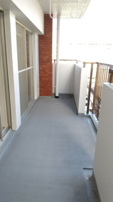 【バルコニー】 | シルクコーポ諏訪野 | 暖かな日差しのふりそそぐバルコニー