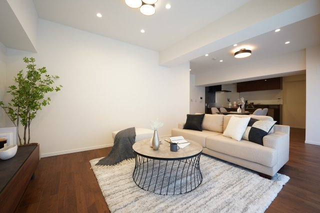 【居間・リビング】 | 御茶ノ水ロイアルハイツ