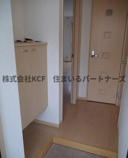 アンプルールB棟の玄関|収納もある玄関です