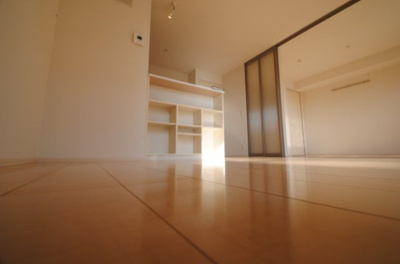 【居間・リビング】 | アルルA棟 | 使いやすいリビングです