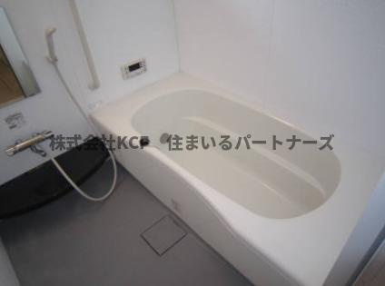 アルルA棟の浴室|落ち着いた空間のお風呂です