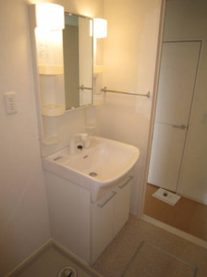 【洗面所】 | アルルA棟 | スペースが確保できる洗面所です