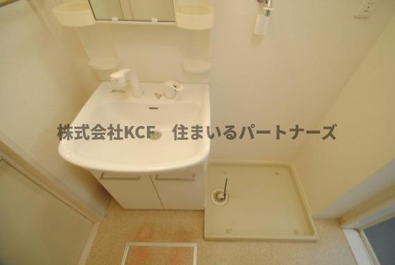 アルルA棟の洗面所|ゆったりとスペースのある洗面所