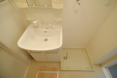 【洗面所】 | アルルA棟 | ゆったりとスペースのある洗面所