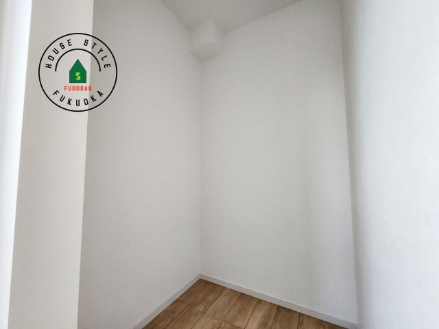 太宰府市都府楼南4丁目第1-1棟（1号棟）　の内観：施工例|洋服や大きな荷物が多い方や人数の多いご家族などは、一般的なクローゼットよりもウォークインクローゼットのほうが使い勝手が良いです。