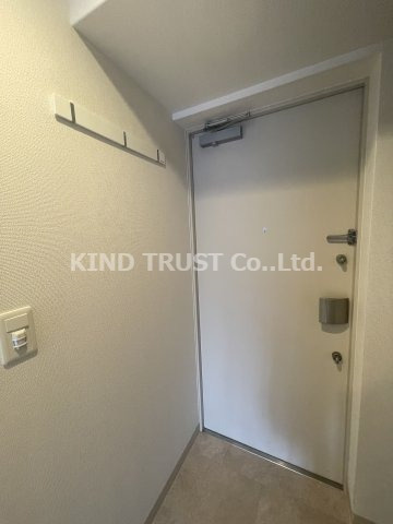 エステムコート梅田・茶屋町Ⅲネクスタの玄関|収納もある玄関です