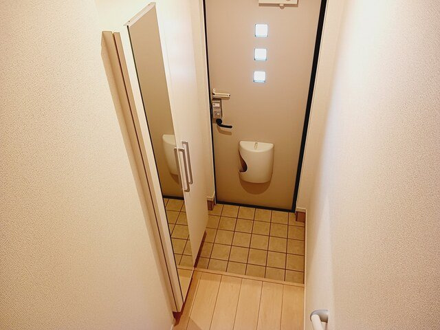 ウィステリアⅠの玄関