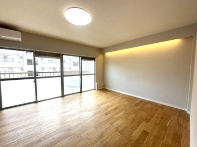 【居間・リビング】 | 約97㎡のリビングダイニングキッチン