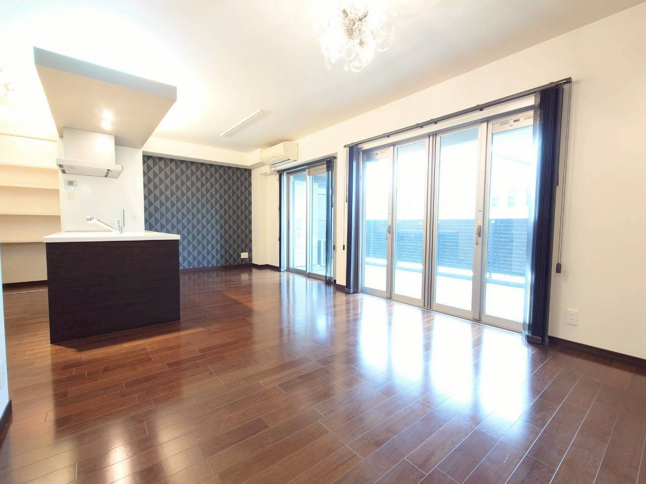 【居間・リビング】の画像