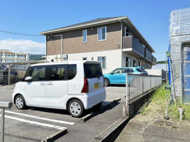 シャーメゾン・アゼリアG棟の外観