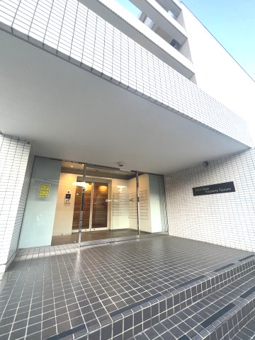 アルファステージ横浜鶴見の外観|清潔感あふれる白い外観です。