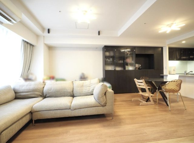 大阪ひびきの街ザ・サンクタスタワー11階の居間・リビング