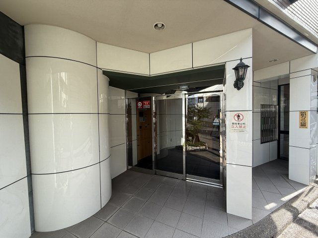 APAガーデンコート鳳西のエントランス