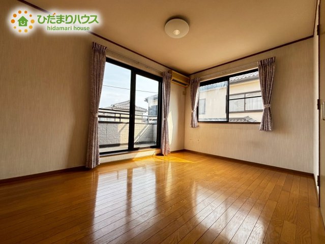 熊谷市三ヶ尻　中古戸建ての洋室