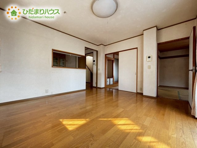 熊谷市三ヶ尻　中古戸建ての居間・リビング