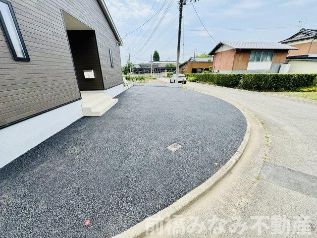 前橋市粕川町上東田面第2　限定1棟　クレイドルガーデン　新築建売の駐車場|車をお持ちの方に嬉しい駐車場付きの物件です