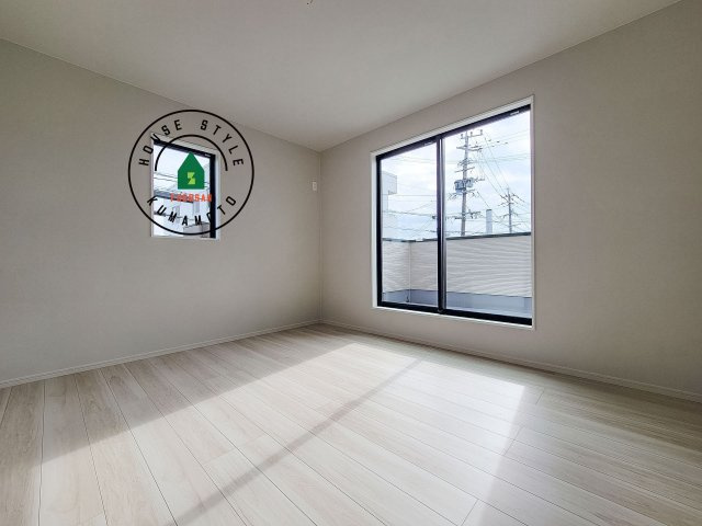 熊本市中央区帯山7丁目第1-2棟（2号棟）　の寝室|主寝室には収納力に優れたクローゼットがありますので、お部屋もすっきり片付きます。