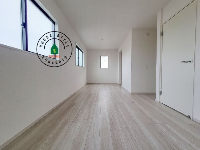 熊本市中央区帯山7丁目第1-2棟（2号棟）　の洋室|採光良好な洋室は全居室、複層ガラスの遮熱効果と断熱効果で、一年中快適に過ごせます。