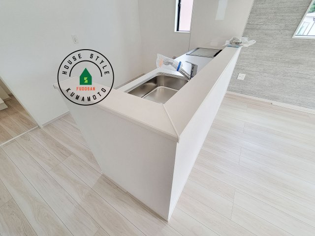 熊本市中央区帯山7丁目第1-2棟（2号棟）　のダイニング|会話が弾む場所として居心地の良いリビングです。