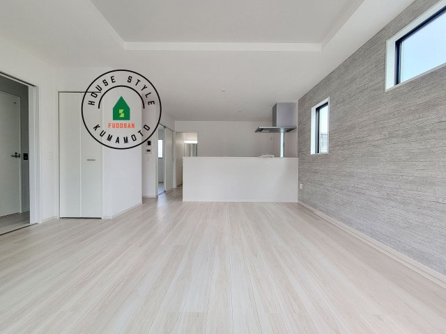 熊本市中央区帯山7丁目第1-2棟（2号棟）　の居間・リビング|多くの時間を過すことになるリビングだからこそ、いつも穏やかな空間・解放感が味わえ毎日が充実します。