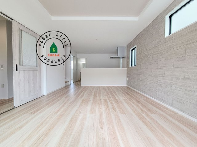 熊本市中央区帯山7丁目第1-2棟（1号棟）　の居間・リビング|多くの時間を過すことになるリビングだからこそ、いつも穏やかな空間・解放感が味わえ毎日が充実します。