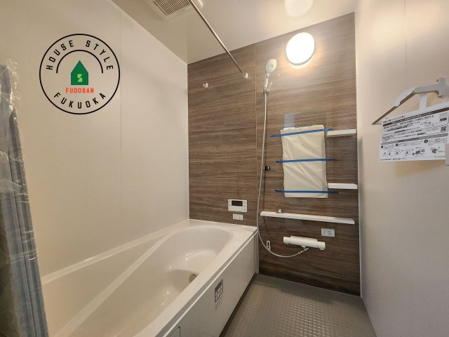 糟屋郡篠栗町和田2丁目第2-2棟（2号棟）　の浴室|1日の疲れを癒してくれる広々バスルーム。雨の日のお洗濯にも大活躍な浴室乾燥機付です！